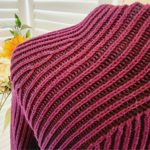 ATHLETA BLK/BURGANDY RIBBED SWEATER SIZE XXS - Picture 5 of 8
